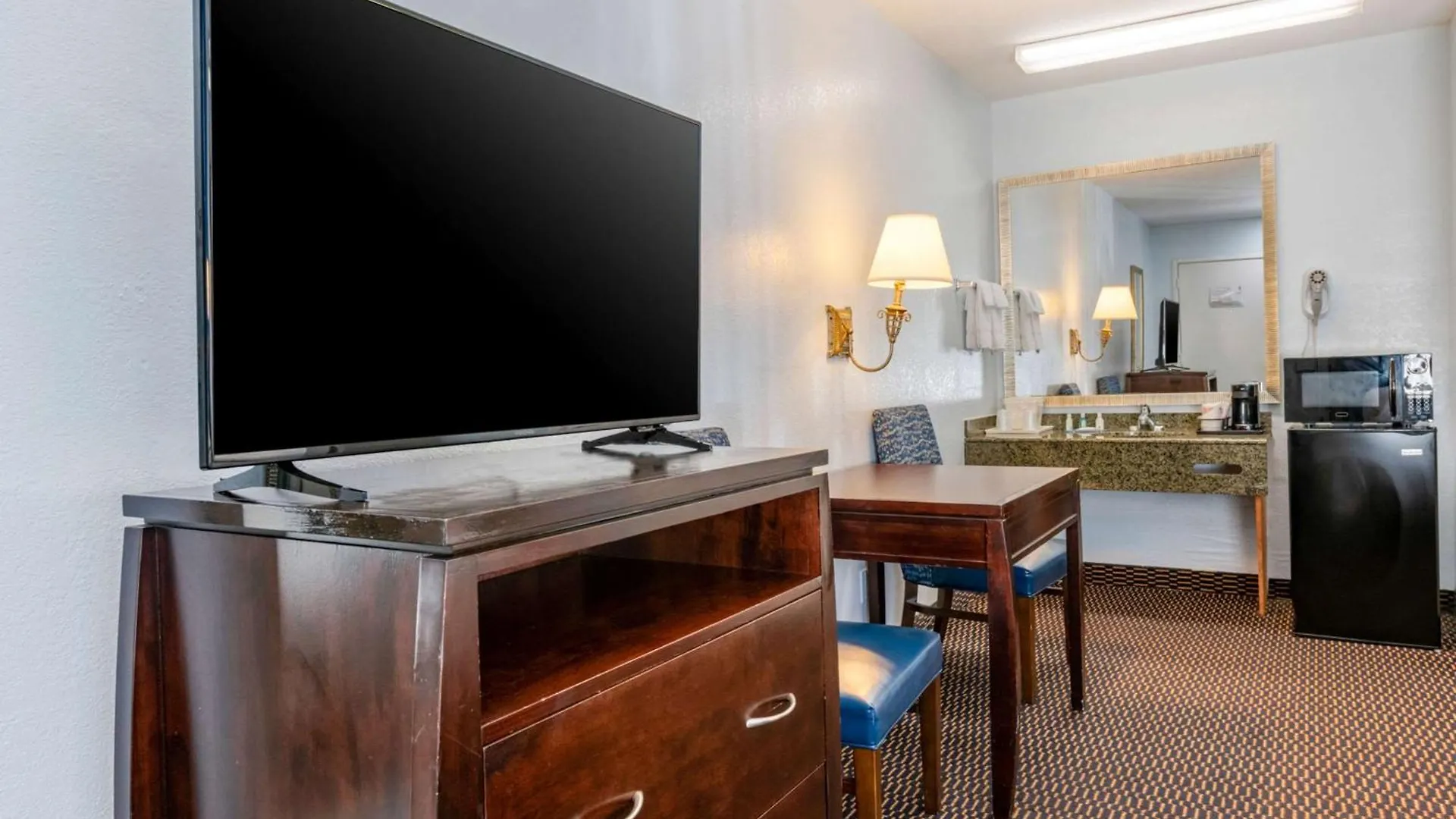 Quality Inn Sarasota North Near Lido Key Beach 2*,  United States